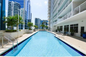 Amazing 3 BR Apt with Great Views and Pool